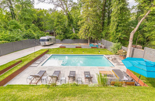 Fully Furnished Single Family 6-Bedroom Home w/pool— College Park, Georgia photos photos