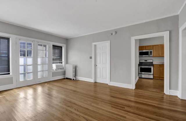 1239 West Greenleaf Avenue Gallery 2