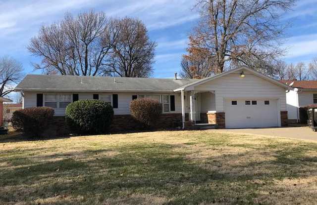 Spacious, stylish, and perfectly located—this beautifully updated 3-bed, 2-bath home near Mercy Hospital offers modern comfort, hardwood floors, and a private fenced yard in the heart of Springfield. Gallery 3