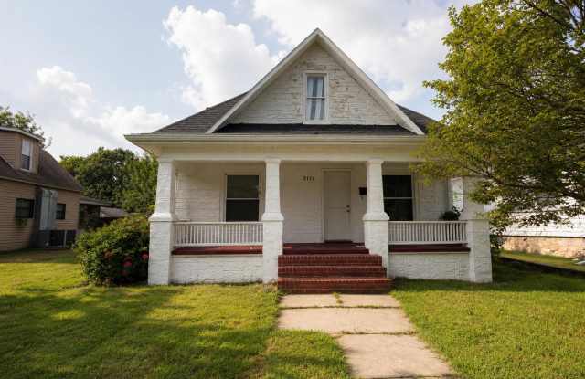 COMING SOON: CUTE 3 BEDROOM / 1 BATHROOM HOUSE JOPLIN MO!! photos photos