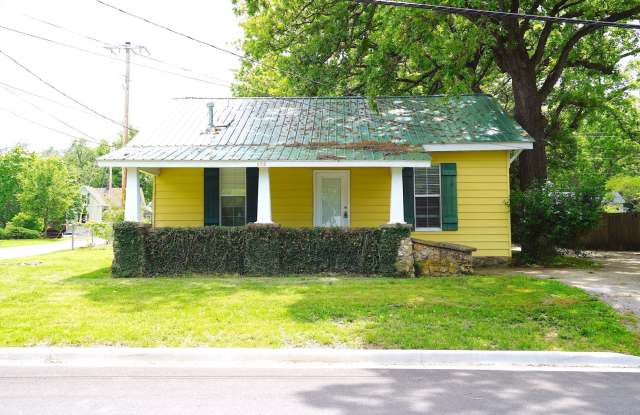 Adorable Bungalow Steps From the Ozark Square! photos photos