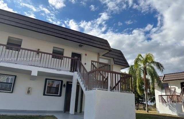 14925 SW 104th St photos photos