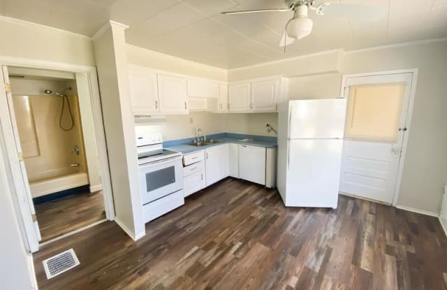 9747 Diamond - 9747 Diamond Drive, Riverview, MO 63137