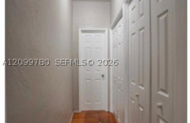 952 Meridian Ave Gallery 1