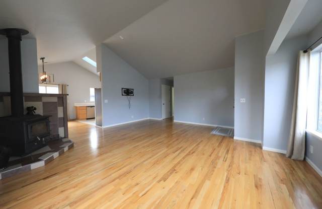 Spacious 3/2 in quiet neighborhood Gallery 4