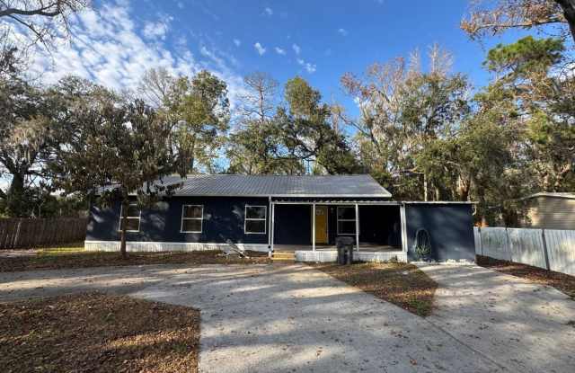 Spacious 3-Bedroom Home with a Charming Backyard in Lakeland, FL! photos photos