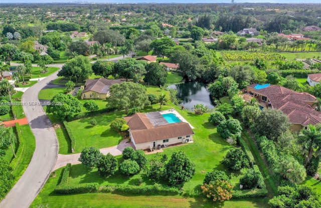 11030 SW 42nd Ct photos photos