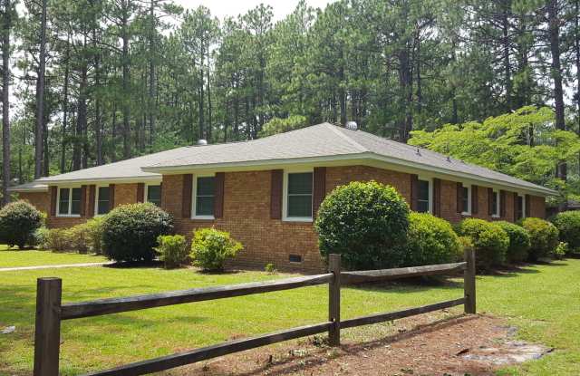 301 John McQueen Aberdeen NC photos photos
