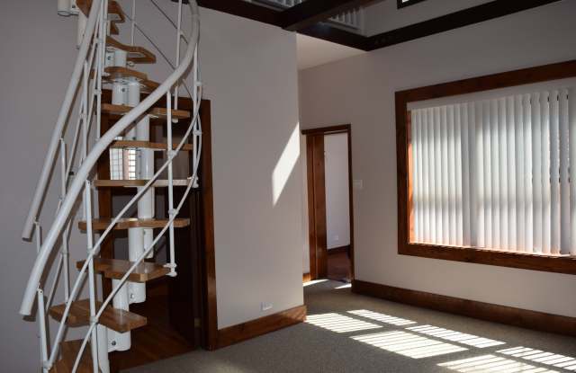 3206 S Wallace Street Gallery 2
