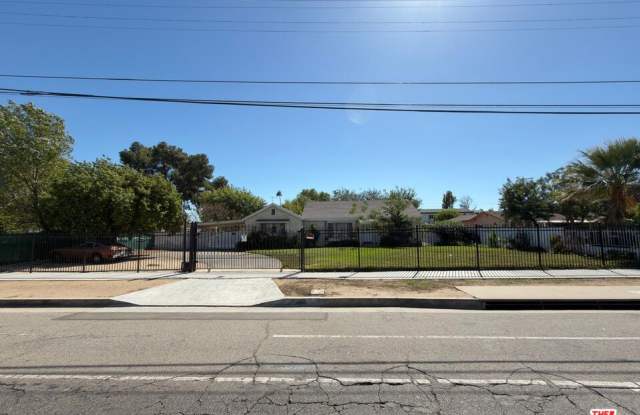 15252 Devonshire Street Gallery 1