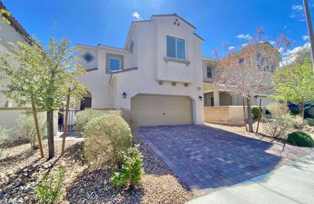 STUNNING 2 STORY HOME 3 BEDROOM/2.5 BATHROOM photos photos