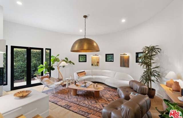 2065 Watsonia Ter photos photos