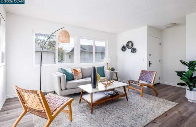 1033 Mohr Ln photos photos