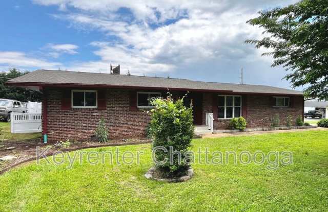 1635 Green Hills Dr photos photos