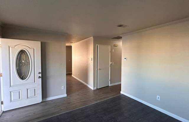 8805 Laird Street Gallery 3