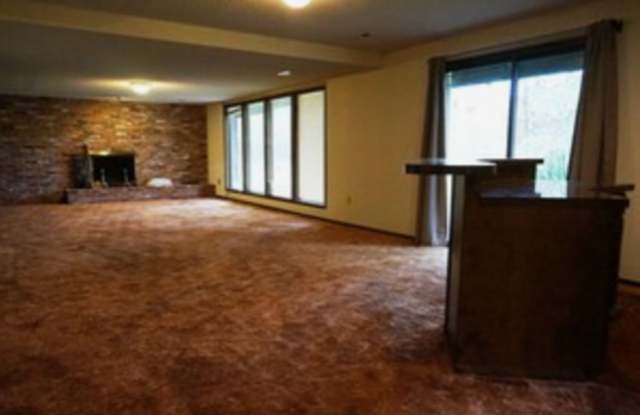 Pet Friendly, Large Yard, Latah Valley Home - Avail. May 17th! Gallery 2