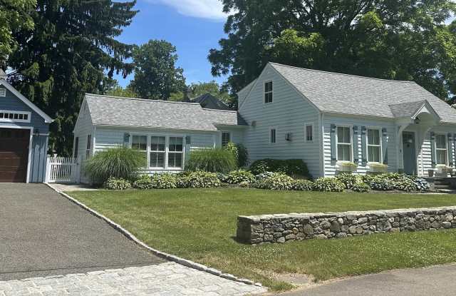 30 Lawson Drive - 30 Lawson Drive, Madison Center, CT 06443
