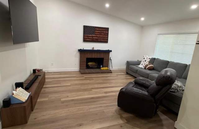 2509 S Canterbury Trail Gallery 4