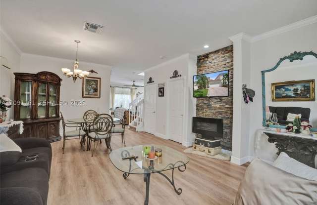 18781 SW 28th Ct Gallery 4