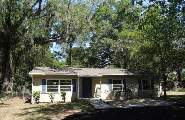 Spacious 3-Bed, 2-Bath Home with Private Yard in NW Gainesville photos photos