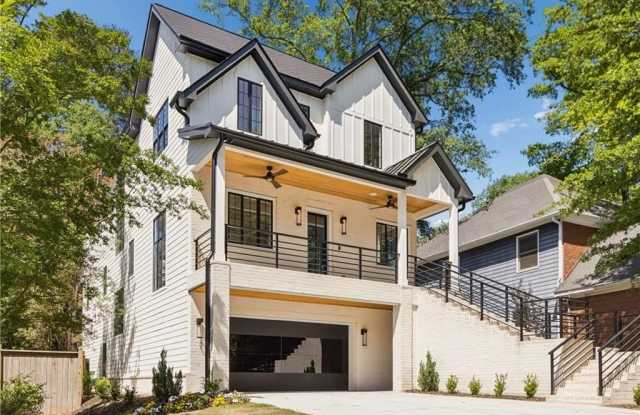 1385 Sylvan Circle NE Gallery 2