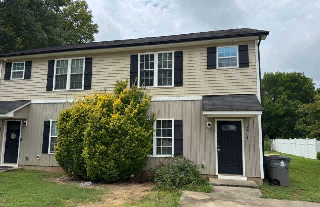 Nice townhouse duplex in convenient Kannapolis location, photos photos