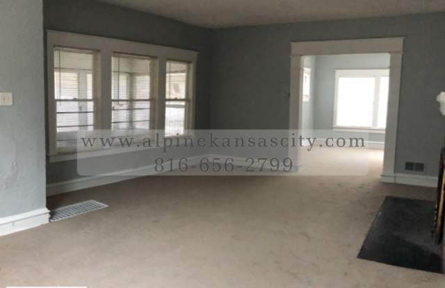 1816 East 75 Terrace Gallery 2