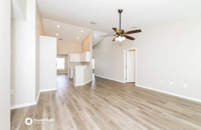 1820 Hudson Court Gallery 3
