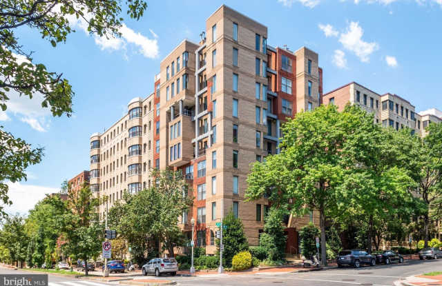 Foggy Bottom -Spacious One Bedroom 1.5 bath - 2501 K Street Northwest, Washington, DC 20037