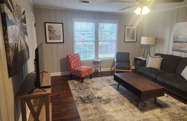 151 S Green St Unit 3 photos photos