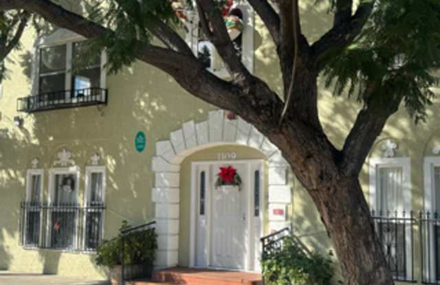 1109 Laguna photos photos