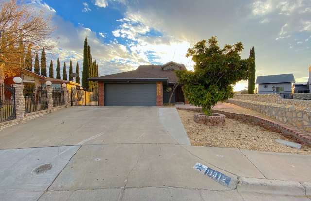 East El Paso 4 bed Refrig A/C! photos photos