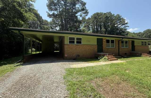 725 Locust Lane photos photos