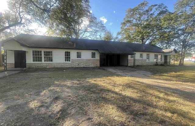 2402-2404 S Walnunt Street - 2402 South Walnut Street, Pine Bluff, AR 71601