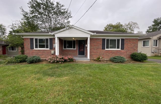119 Vermont Ave - 119 Vermont Avenue, Wyoming, OH 45215