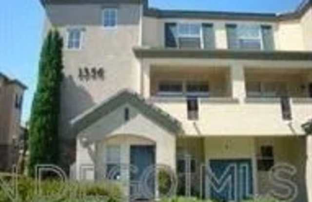 1356 Nicolette Gallery 1