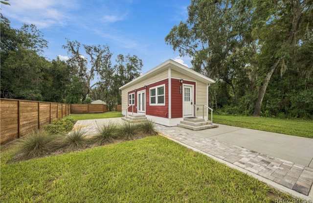 9302 E Sycamore Place Gallery 1