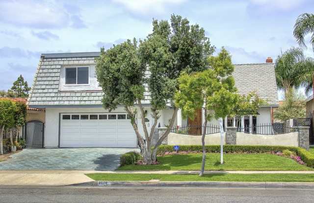 1074 Visalia Dr photos photos