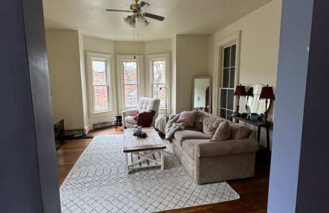 360 W. Lamb St photos photos