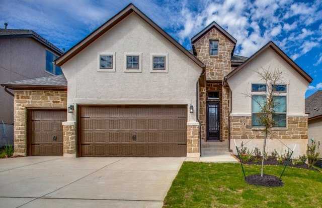 9065 IMPOSING OAK photos photos