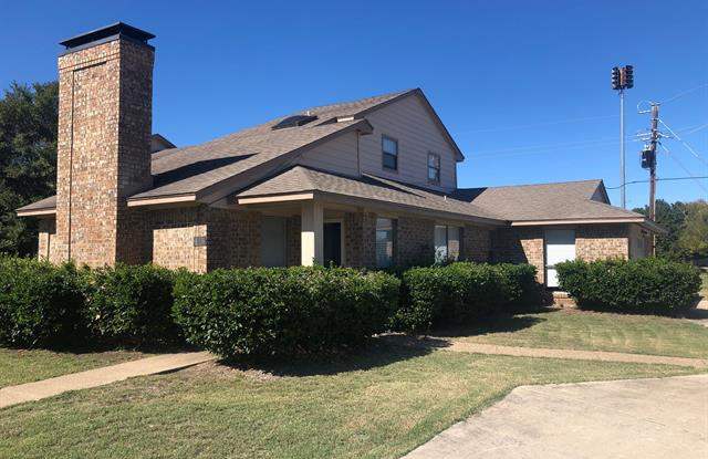 1 Lakeway Drive Gallery 2