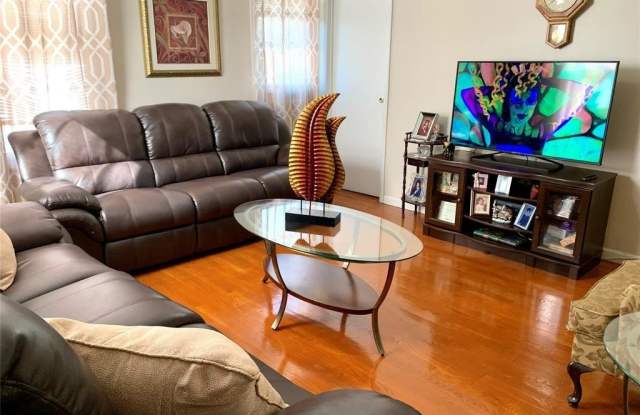 75 Bleecker Street 1 photos photos