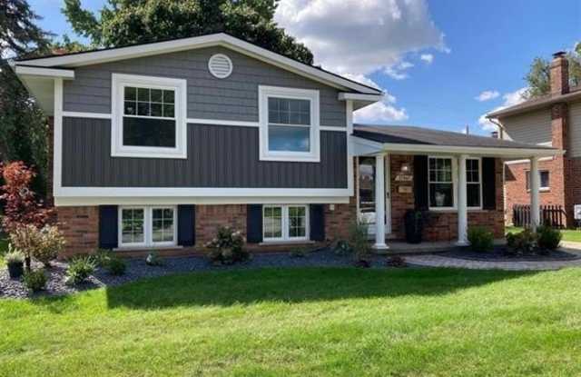 37947 Howell Street photos photos