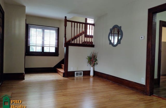 1306 Rice St - 1306 Rice Street, St. Paul, MN 55117