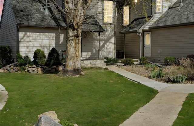 3 Bedroom 3 Bathroom Renovated Townhome photos photos