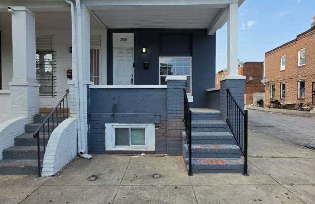 Fully Renovated 4 Bed 3 Bath End Unit Rowhome with Den, Ensuite and Finished Basement photos photos
