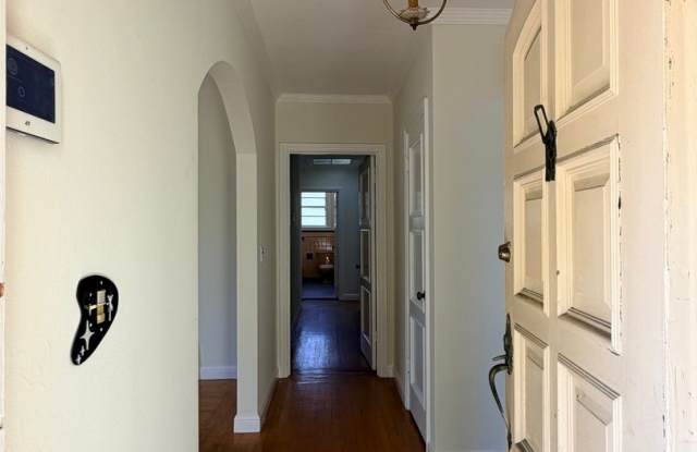 Charming 3-Bedroom Oakland Home with Vintage Character and Spacious Backyard Gallery 3