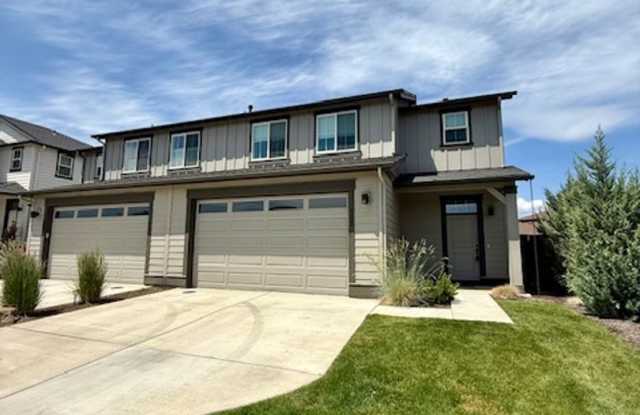 Beautiful 3-Bedroom Townhome in Purcell Landing! photos photos