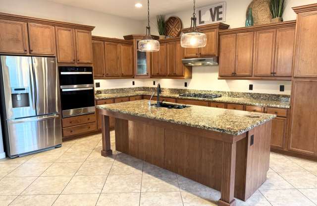 Gorgeous 4 Bedroom/3 Bath + Office, Single Level Home in Ahwatukee! Gated Community! - 16417 South 28th Avenue, Phoenix, AZ 85045