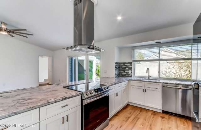 2775 LE MANS Court - 2775 Le Mans Court, Sawgrass, FL 32082
